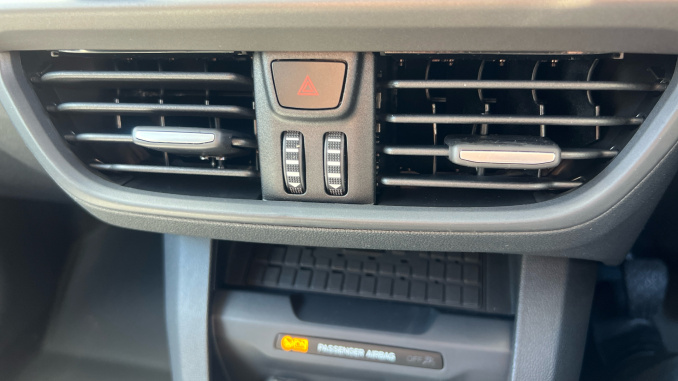 Ford Transit Courier Diesel 1.5 EcoBlue Limited Van - Image 28